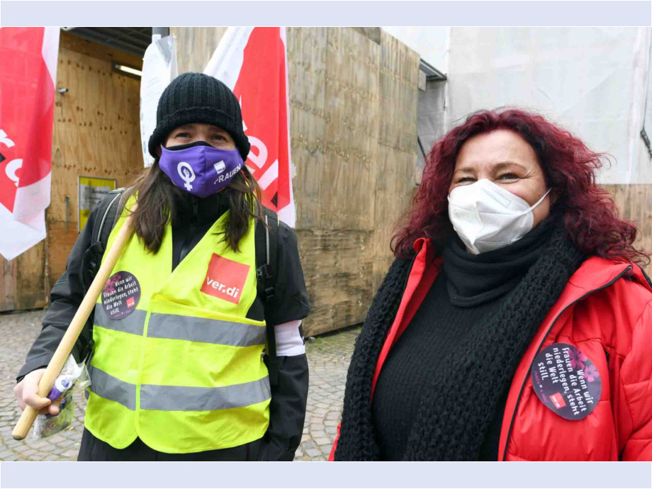 Protestaktion vor der Caritas Frankfurt gegen die Ablehnung der Allgemeinverbindlichkeit des Tarifvertrages für die Beschäftigten in der Altenpflege
