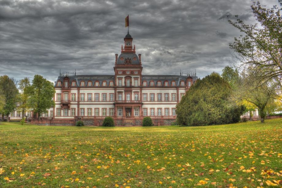 Schloss Philippsruhe – Schlecht Wetter droht