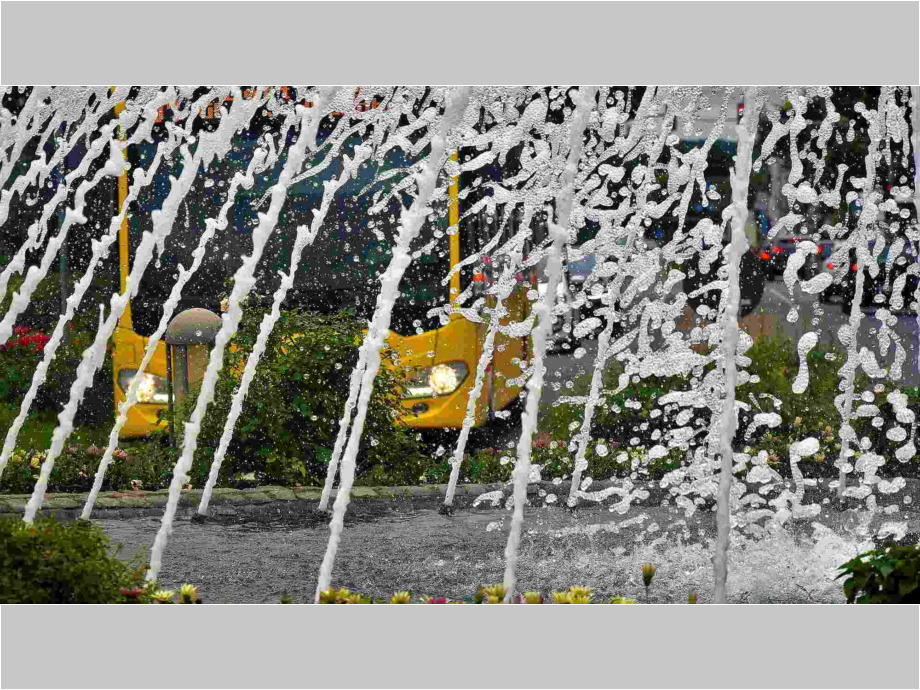 Springbrunnen im Regen