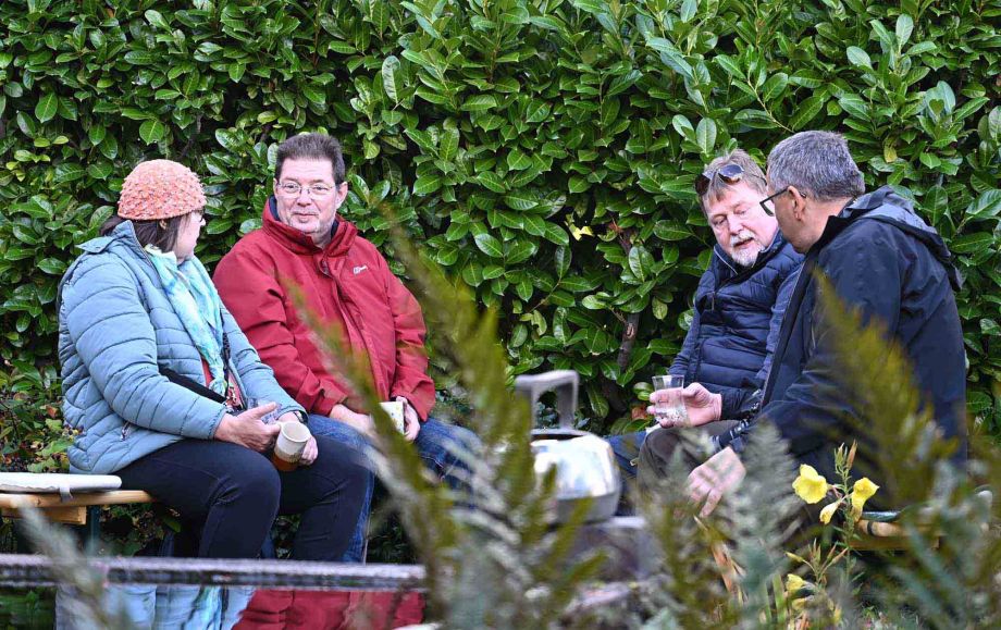 Plaudern beim Federweißen Plaudern beim Federweißen