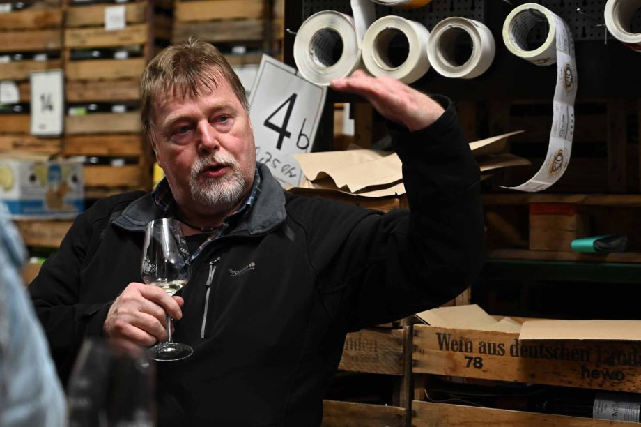 bei der Weinprobe bei der Weinprobe