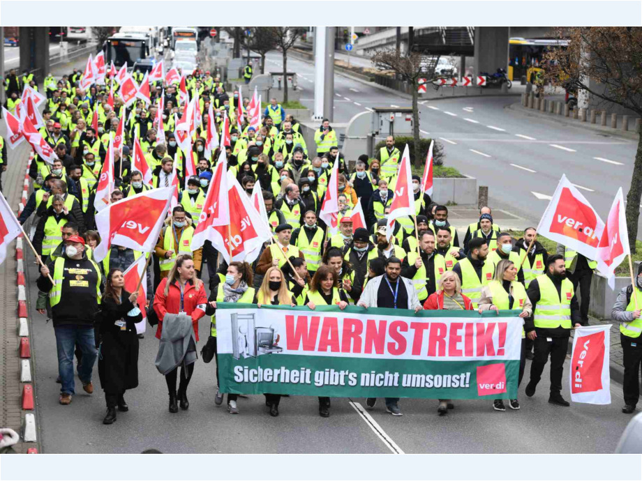 ca. 700 Kolleg*innen beteiligten sich am Warnstreik