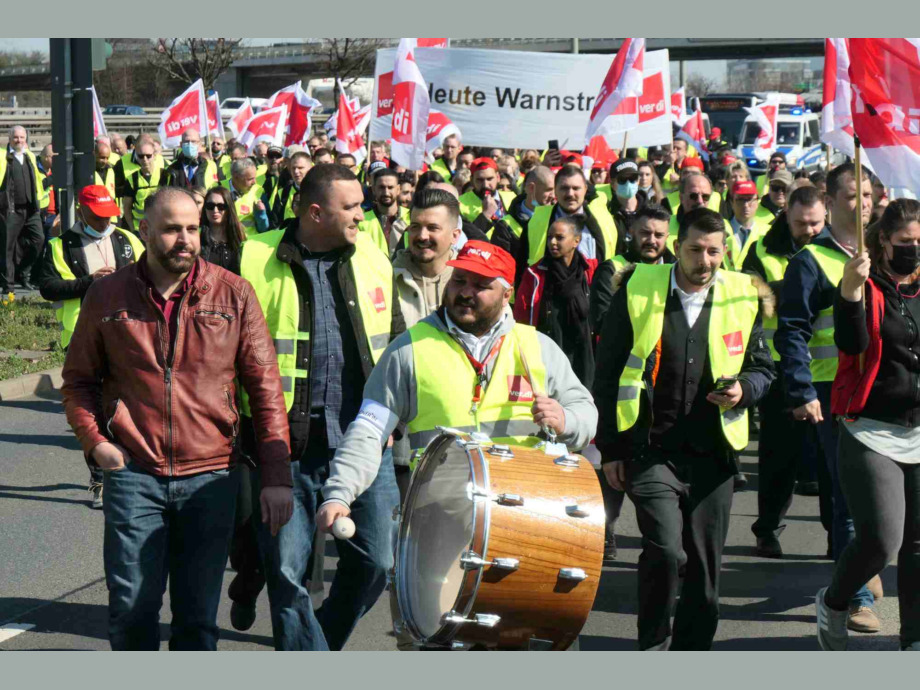 Demonstration am Flughafen