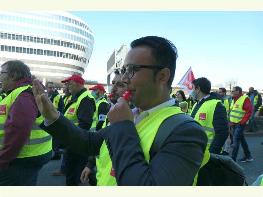 Demonstration am Flughafen