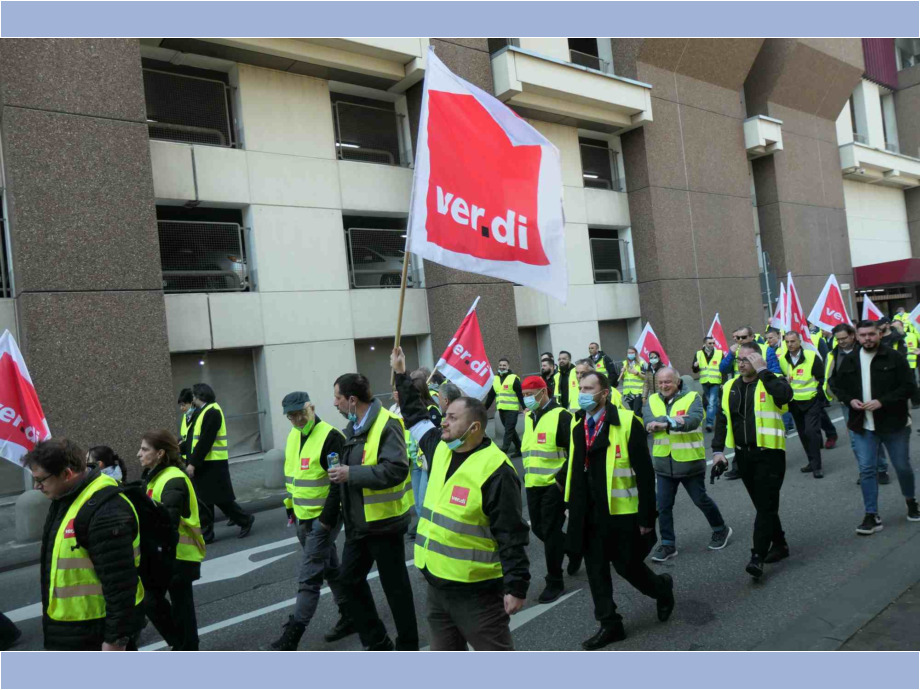 Demonstration am Flughafen