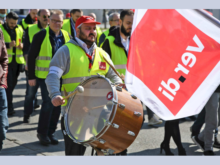 Demonstration mit Trommelklang