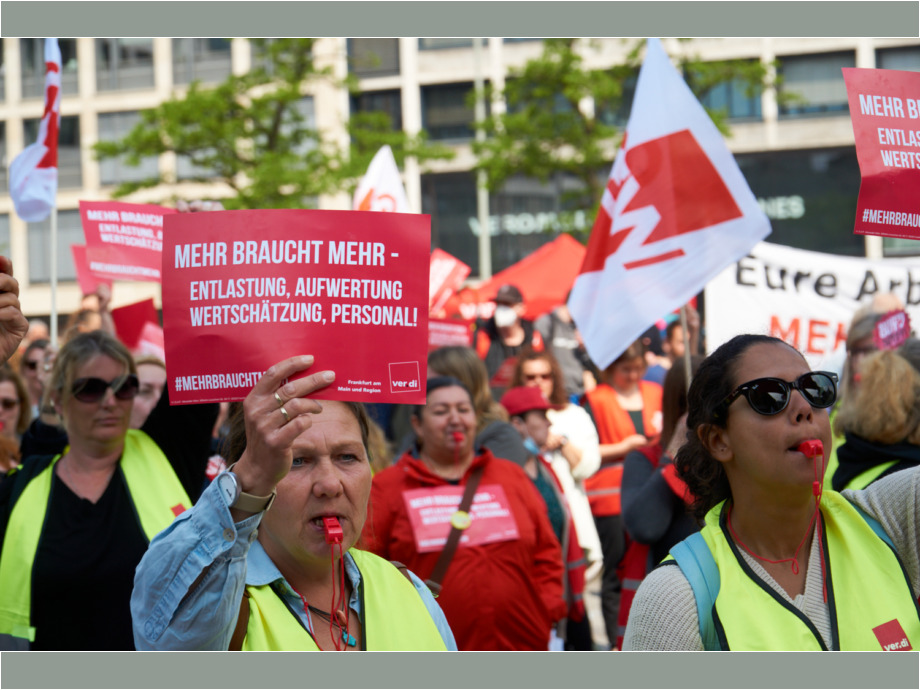 Rote Karte für die Arbeitgeber