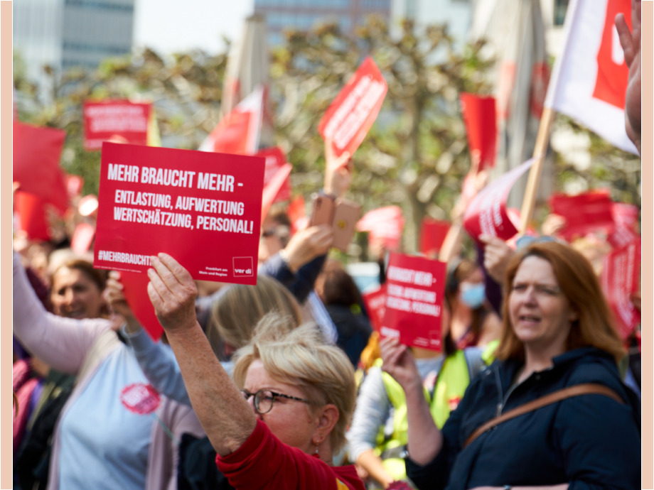 Rote Karte für die Arbeitgeber