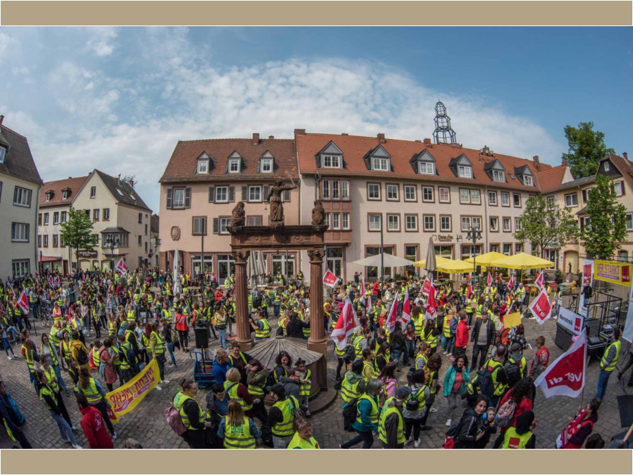 Warnstreik in Hanau für die Aufwertung der Berufe im Sozial- und Erziehungsbereich Warnstreik in Hanau für die Aufwertung der Berufe im Sozial- und Erziehungsbereich