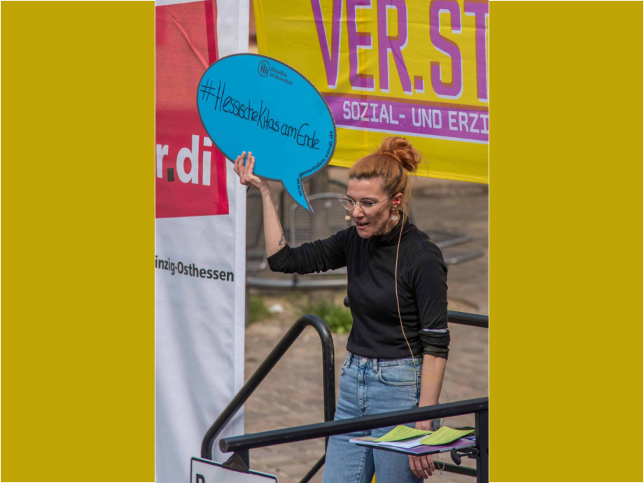 Warnstreik in Hanau für die Aufwertung der Berufe im Sozial- und Erziehungsbereich Warnstreik in Hanau für die Aufwertung der Berufe im Sozial- und Erziehungsbereich