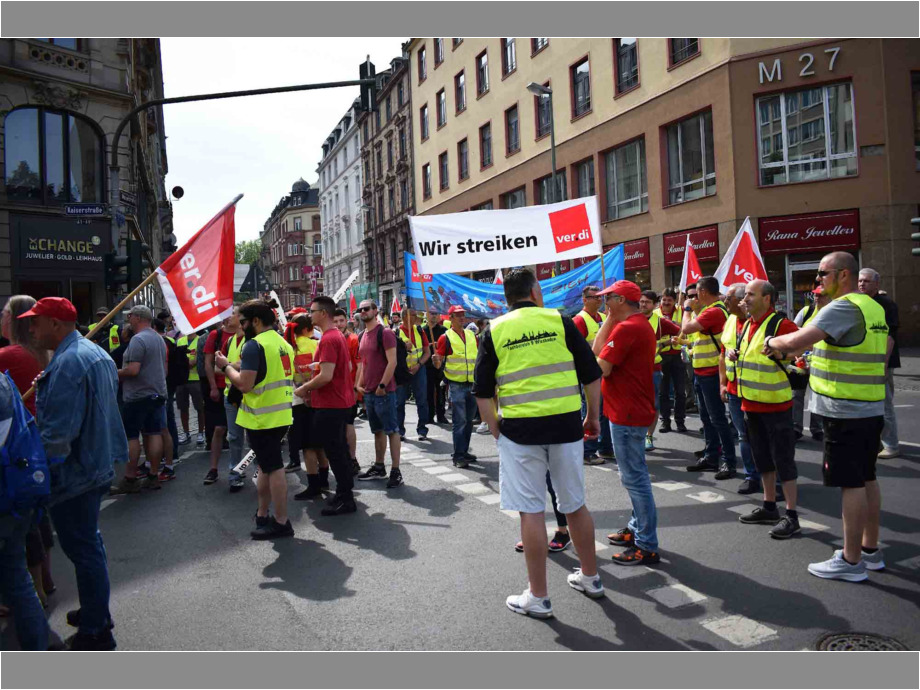 Demonstration und Kundgebung von streikenden Telekom-Beschäftigten am 10. Mai 2022 in Frankfurt