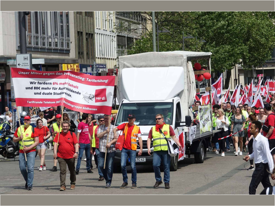 Demonstration und Kundgebung von streikenden Telekom-Beschäftigten am 10. Mai 2022 in Frankfurt