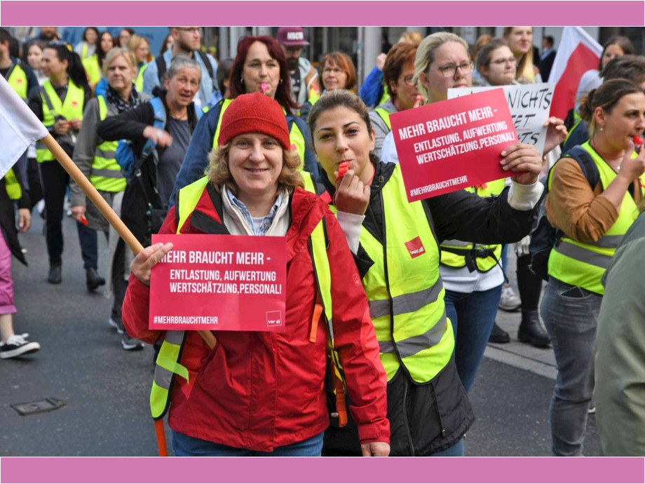 Warnstreik in Hanau für die Aufwertung der Berufe im Sozial- und Erziehungsbereich Warnstreik in Hanau für die Aufwertung der Berufe im Sozial- und Erziehungsbereich