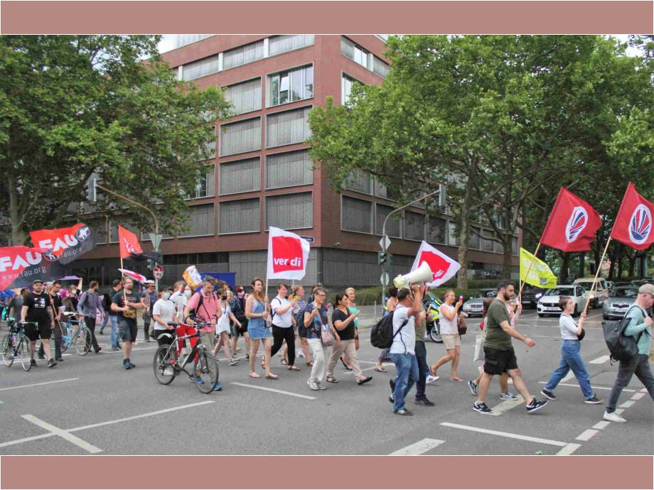 Demozug zum Gewerkschaftshaus