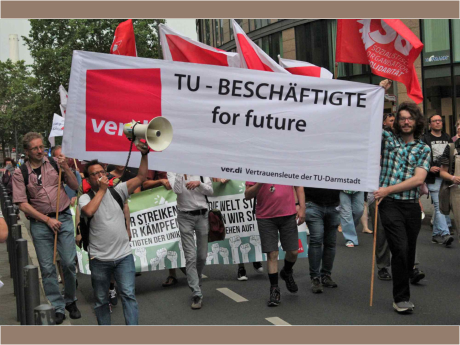 Demozug zum Gewerkschaftshaus