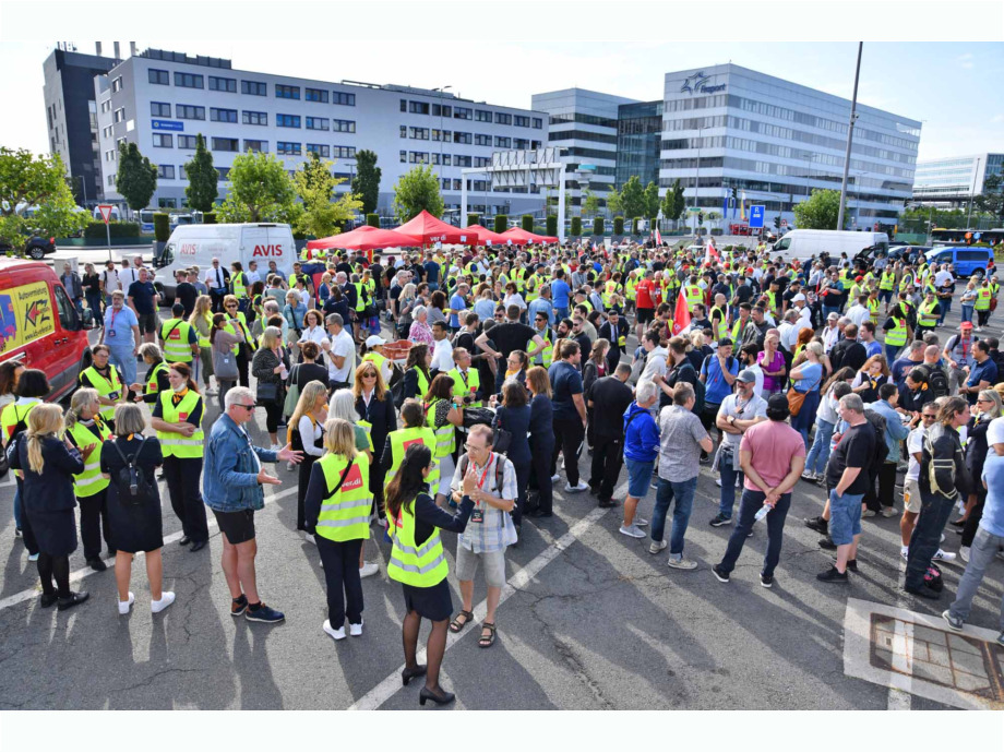 Streikversammlung am Flughafen