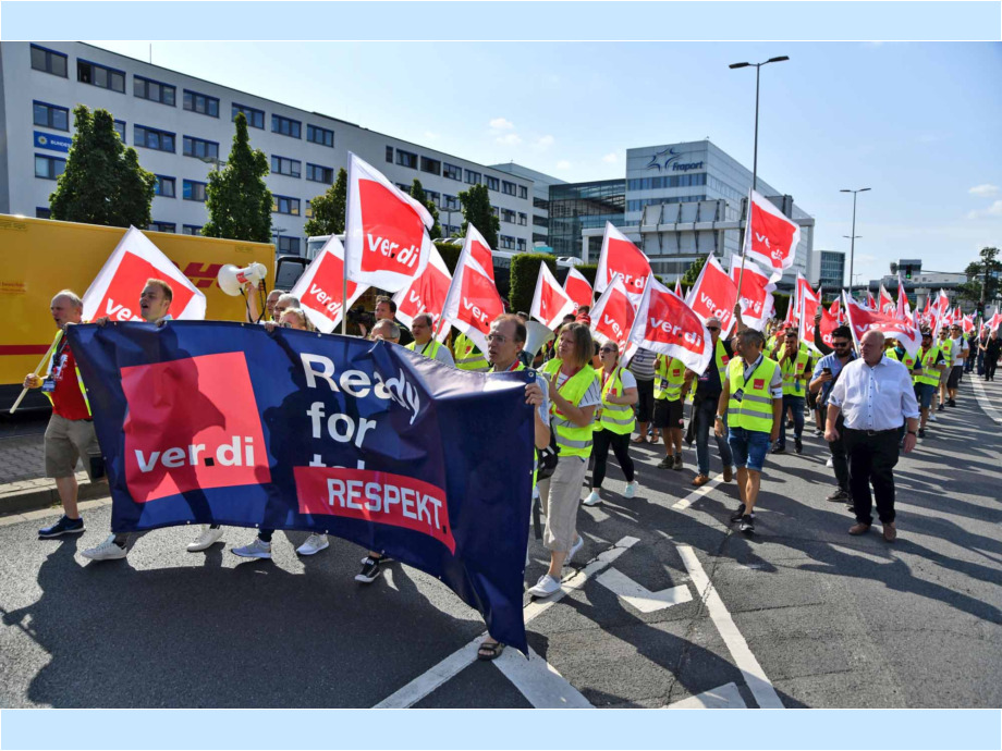 Demonstration am Flughafen