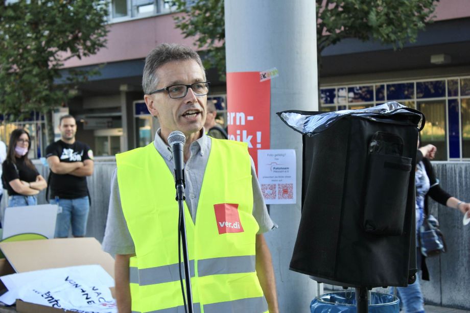 Auftaktkundgebung am Unklinikum Frankfurt Auftaktkundgebung am Unklinikum Frankfurt