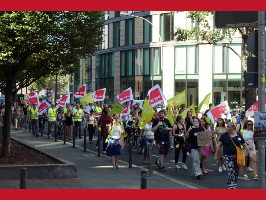 Demozug am Gewerkschaftshaus Demozug am Gewerkschaftshaus