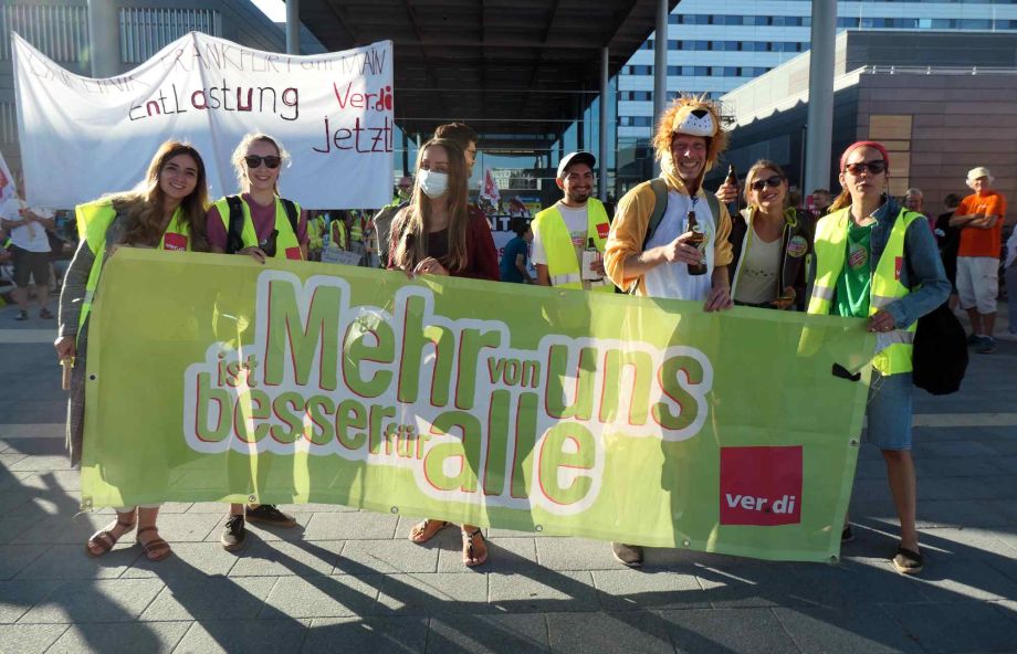 Kampfbereit für ihre Forderungen Kampfbereit für ihre Forderungen