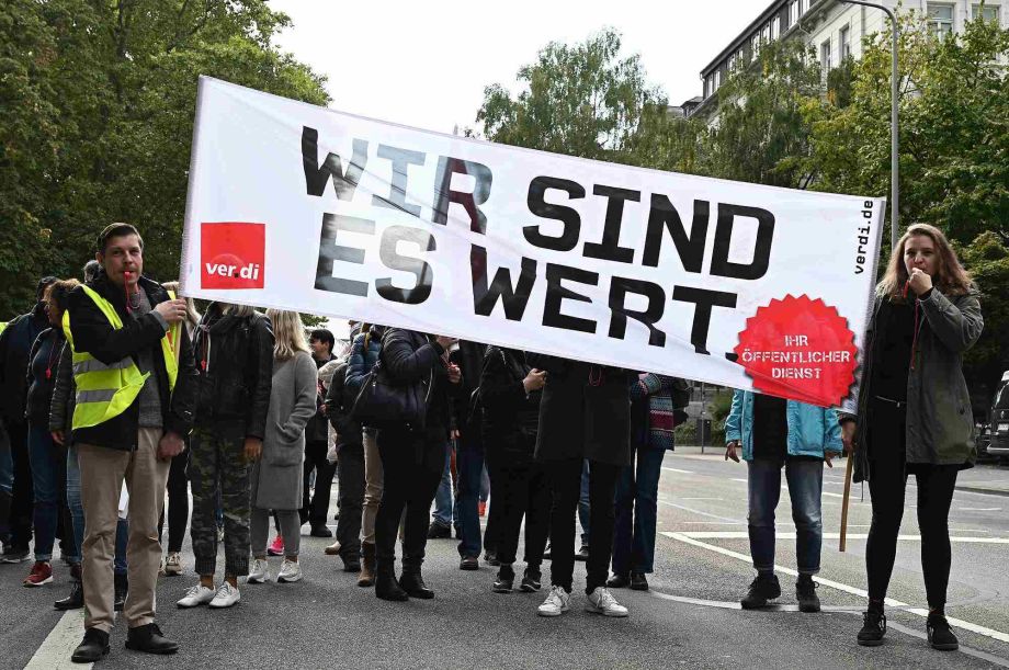 Demozug durch die Stadt Demozug durch die Stadt