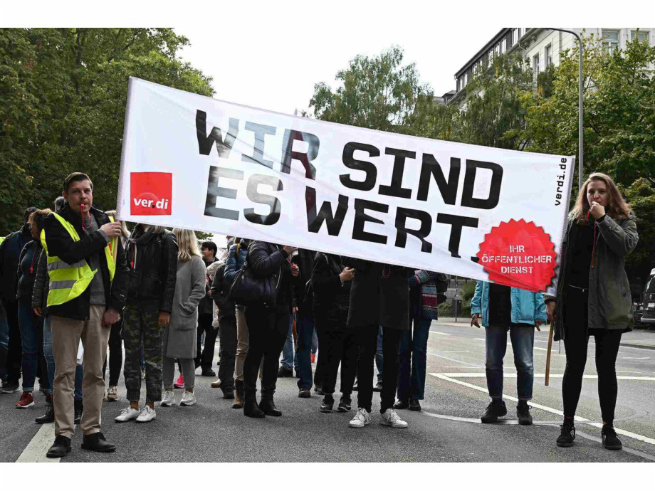 Demozug durch die Stadt Demozug durch die Stadt