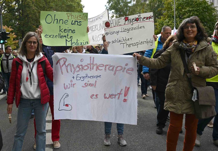 Demozug durch die Stadt Demozug durch die Stadt