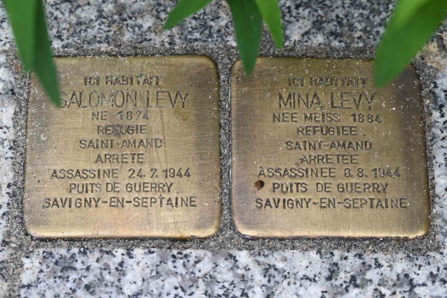 Die Stolpersteine wurden vor kurzem in Ingwiller verlegt Die Stolpersteine wurden vor kurzem in Ingwiller verlegt