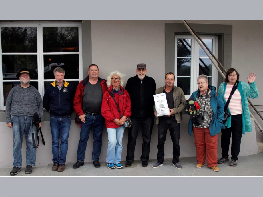 Gruppenfoto mit dem Müller Roger Roeser Gruppenfoto mit dem Müller Roger Roeser