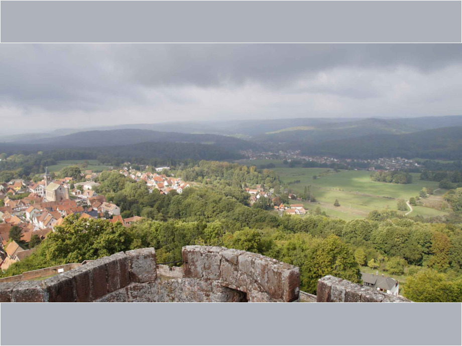 Blick von der Burg Lichtenberg in die Nordvogesen und das Hanauerland Blick von der Burg Lichtenberg in die Nordvogesen und das Hanauerland