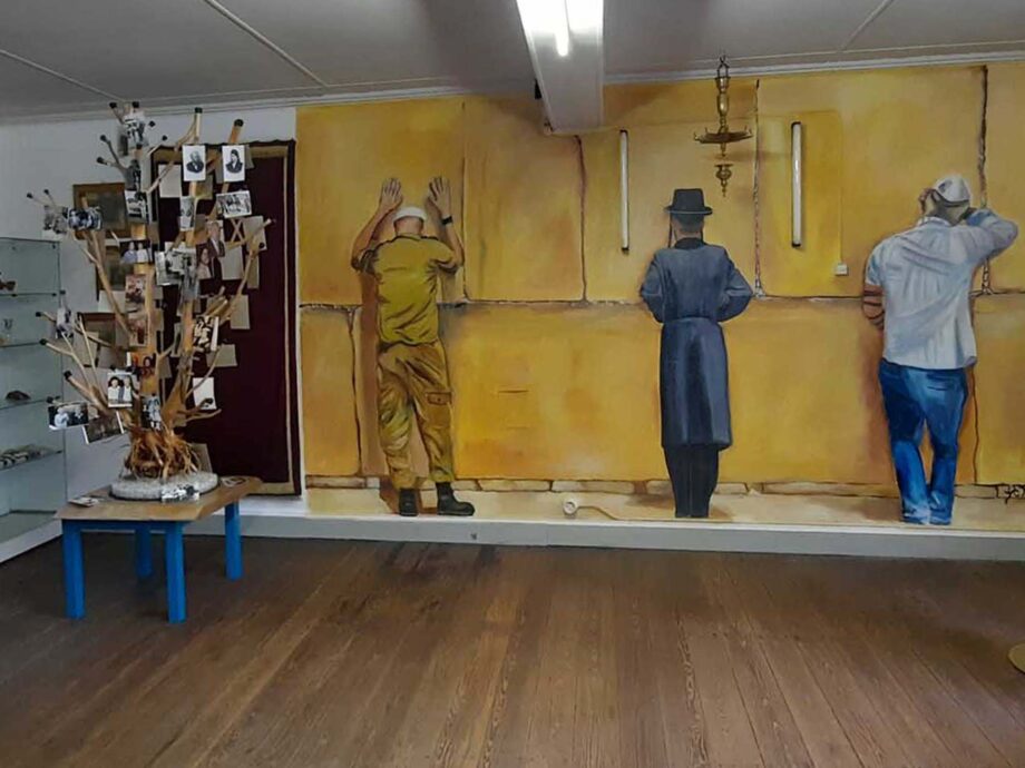 Im Innenraum der Wintersynagoge Im Innenraum der Wintersynagoge