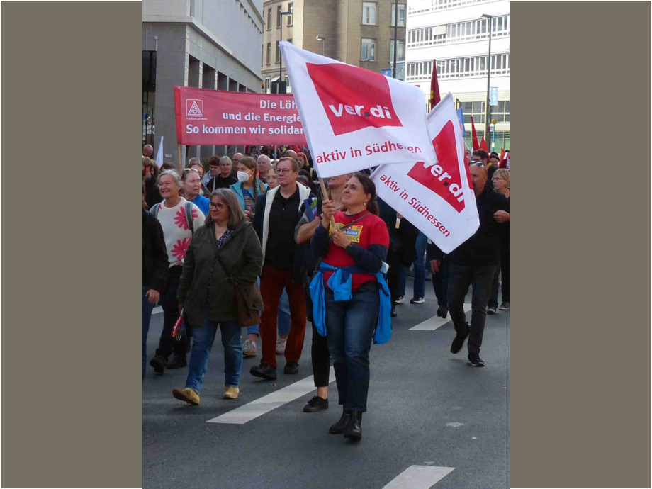 Solidarischer Herbst "Soziale Sicherheit schaffen - Energiewende beschleunigen!" - Kundgebung und Demonstration am 22.10.2022 in Frankfurt Solidarischer Herbst "Soziale Sicherheit schaffen - Energiewende beschleunigen!" - Kundgebung und Demonstration am 22.10.2022