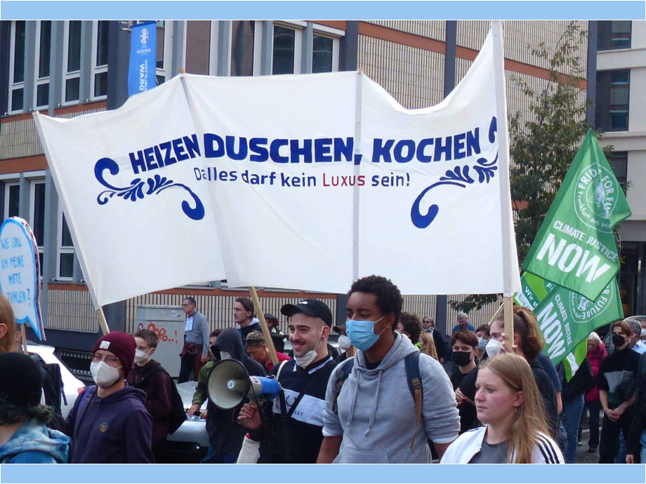 Solidarischer Herbst "Soziale Sicherheit schaffen - Energiewende beschleunigen!" - Kundgebung und Demonstration am 22.10.2022 in Frankfurt Solidarischer Herbst "Soziale Sicherheit schaffen - Energiewende beschleunigen!" - Kundgebung und Demonstration am 22.10.2022