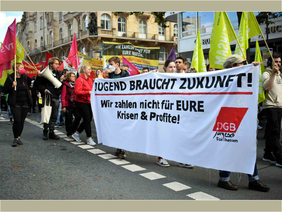 Solidarischer Herbst "Soziale Sicherheit schaffen - Energiewende beschleunigen!" - Kundgebung und Demonstration am 22.10.2022 in Frankfurt Solidarischer Herbst "Soziale Sicherheit schaffen - Energiewende beschleunigen!" - Kundgebung und Demonstration am 22.10.2022