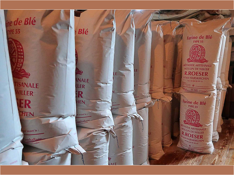 Säcke mit Mehl vom Typ 550 Säcke mit Mehl vom Typ 550