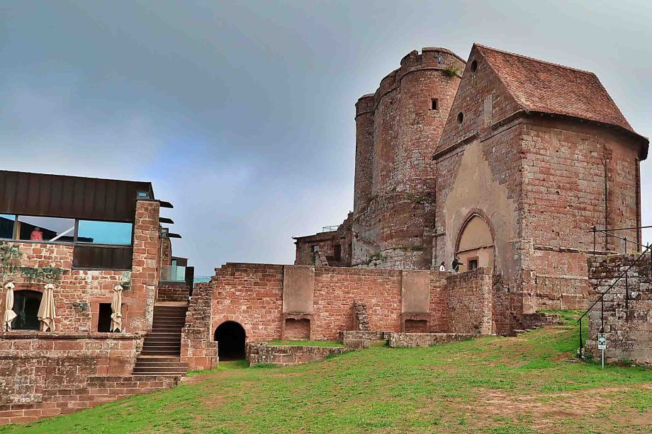 Kapelle und Turm der Burg Lichtenberg Kapelle und Turm der Burg Lichtenberg