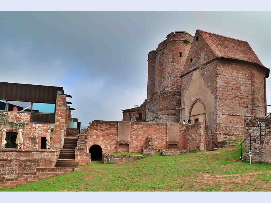 Kapelle und Turm der Burg Lichtenberg Kapelle und Turm der Burg Lichtenberg