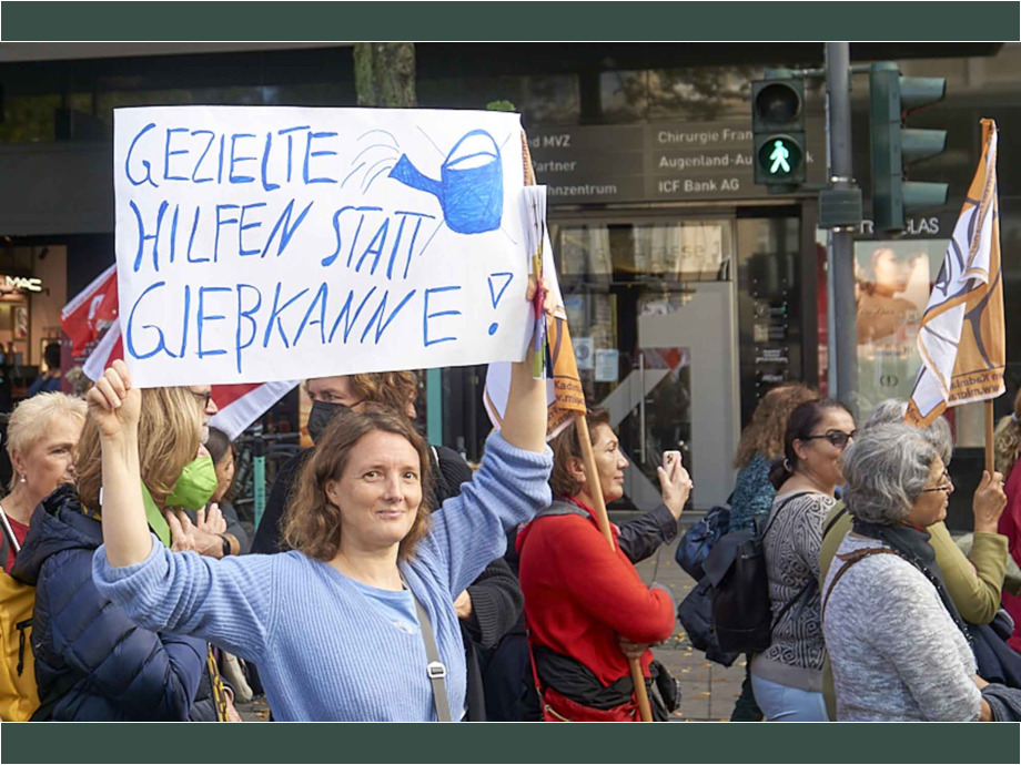 Solidarischer Herbst "Soziale Sicherheit schaffen - Energiewende beschleunigen!" - Kundgebung und Demonstration am 22.10.2022 in Frankfurt Solidarischer Herbst "Soziale Sicherheit schaffen - Energiewende beschleunigen!" - Kundgebung und Demonstration am 22.10.2022