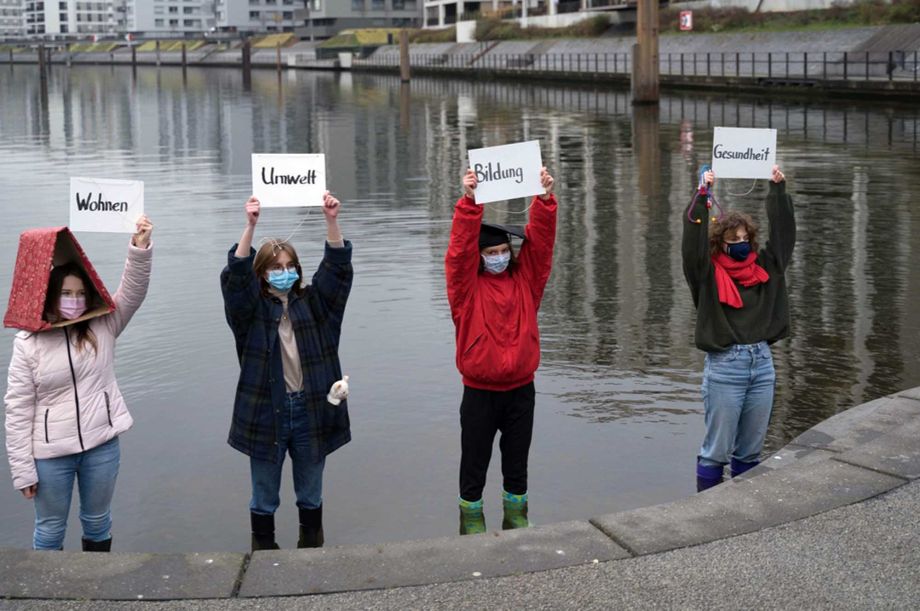 Protest am Hafenbecken Protest am Hafenbecken
