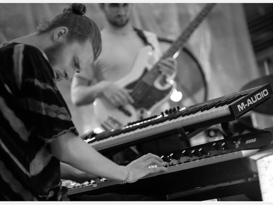 Musiker faszinierten ihn in ihrer Konzentration aufs Spiel Musiker faszinierten ihn in ihrer Konzentration aufs Spiel