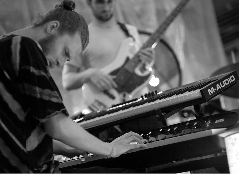 Musiker faszinierten ihn in ihrer Konzentration aufs Spiel Musiker faszinierten ihn in ihrer Konzentration aufs Spiel