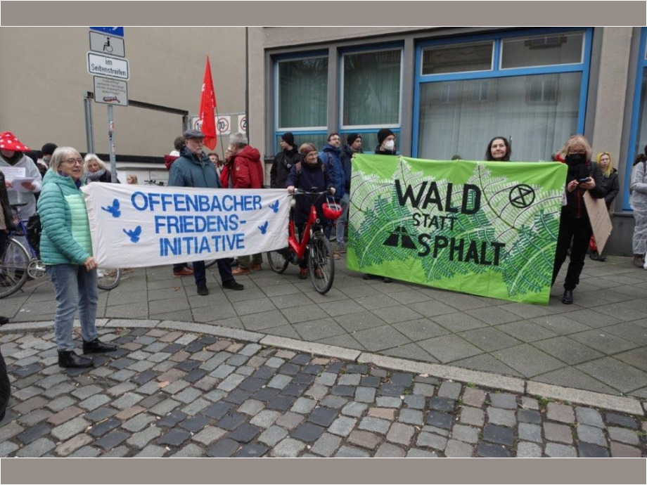 Kundgebung "Fecher bleibt" vor dem Gewerkschaftshaus
