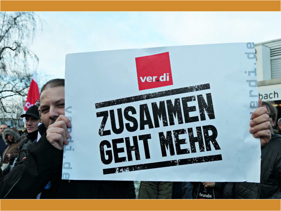 Schulter an Schulter setzen wir unsere Forderung durch