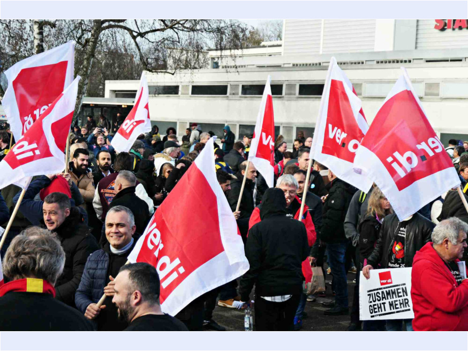 Schulter an Schulter setzen wir unsere Forderung durch