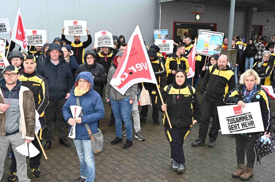 Die Forderung nach einer
Tariferhöhung von 15 Prozent für 12
Monate ist mehr als gerecht Die Forderung nach einer Tariferhöhung von 15 Prozent für 12 Monate ist mehr als gerecht