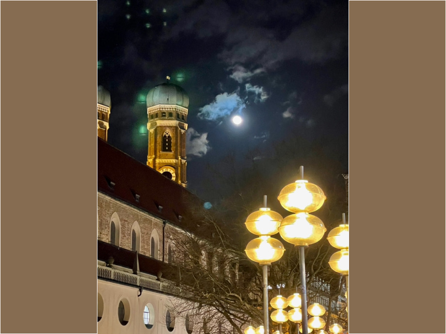 Wenn Mond und Straßenlaterne sich begegnen