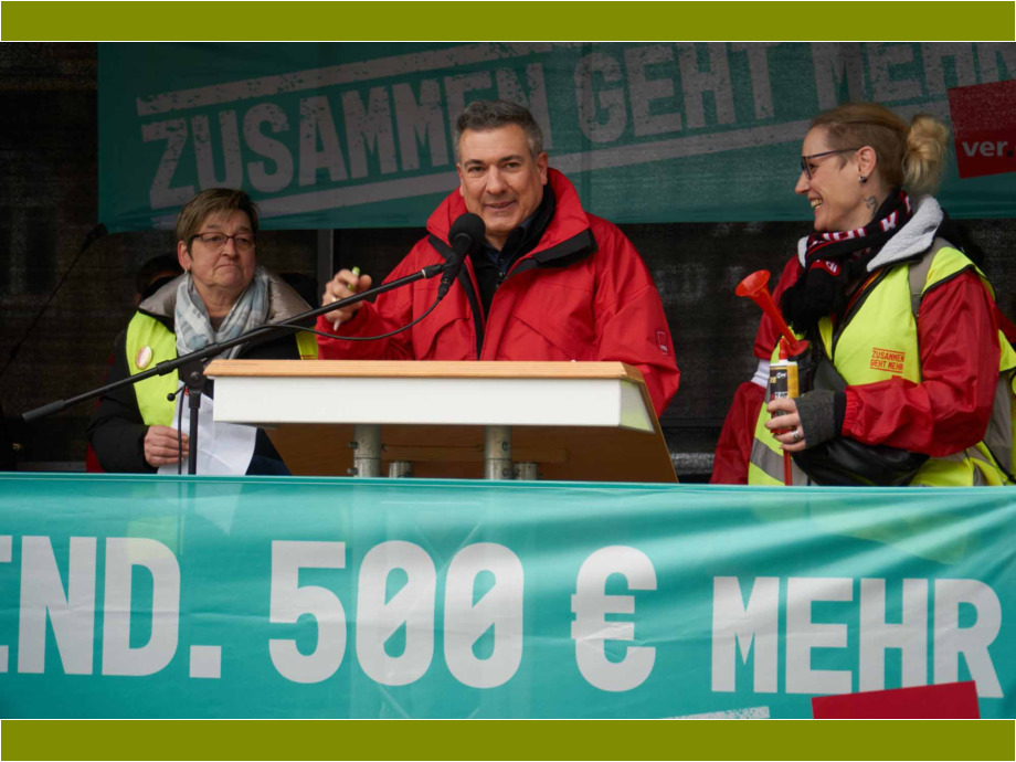 Streiflichter vom Warnstreik für die Tarifforderungen im Öffentlichen Dienst, hier in Frankfurt am Main Streiflichter vom Warnstreik für die Tarifforderungen im Öffentlichen Dienst, hier in Frankfurt am Main