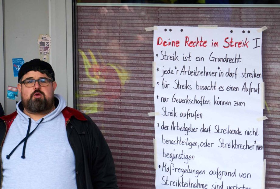 Streiflichter vom Warnstreik für die Tarifforderungen im Öffentlichen Dienst, hier in Frankfurt am Main Streiflichter vom Warnstreik für die Tarifforderungen im Öffentlichen Dienst, hier in Frankfurt am Main