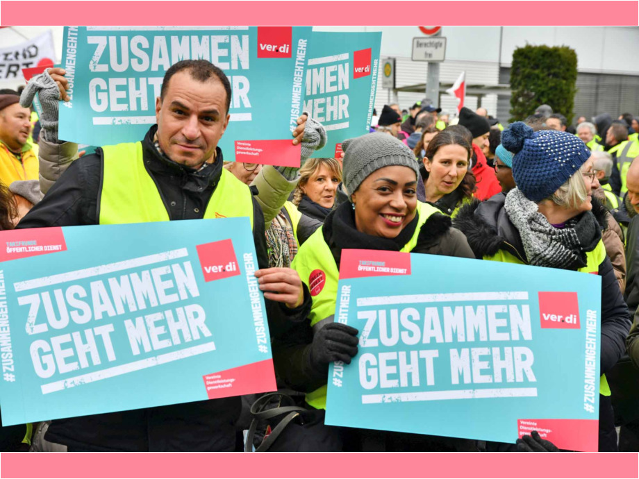 eindrucksvoller Warnstreik am Flughafen Frankfurt für die Tarifforderung 10,5% mindestens 500 Euro eindrucksvoller Warnstreik am Flughafen Frankfurt für die Tarifforderung 10,5% mindestens 500 Euro