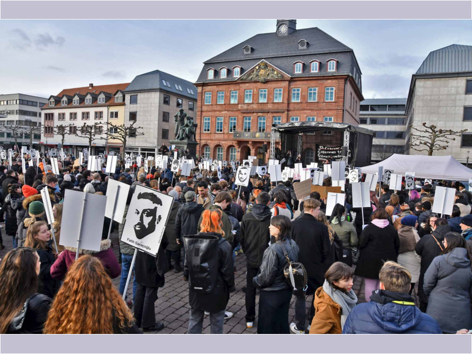 Gedenkveranstaltung des Jugendbündnis Hanau um 16:00 Uhr auf dem Hanauer Marktplatz Gedenkveranstaltung des Jugendbündnis Hanau um 16:00 Uhr auf dem Hanauer Marktplatz